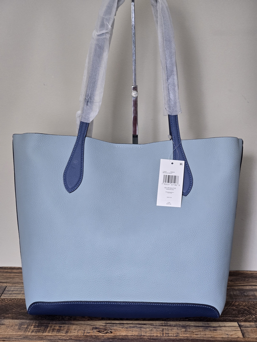 Coach Kia Tote In Colorblock - Picture 4 of 7